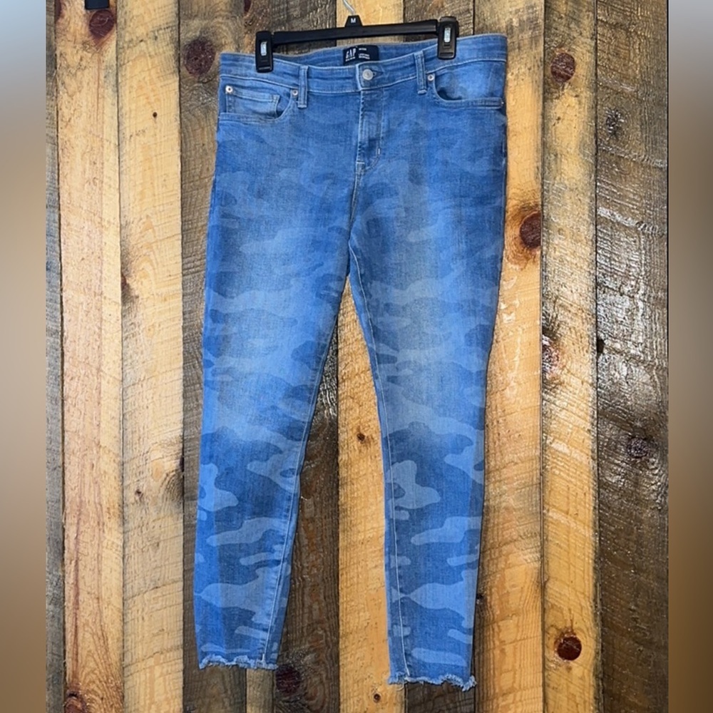 Gap camo jeans